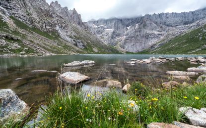 中国四川阿坝州莲宝叶则高山湖泊