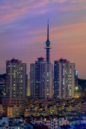 中国山东省青岛市电视观光塔日暮风光