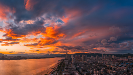 中国浙江温州瑞安飞云江外滩沿江路壮观日落