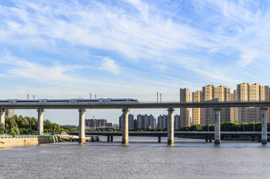 吉林长春伊通河高架桥高铁景观