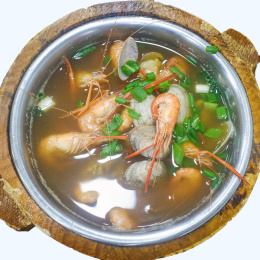 中国浙江绍兴木桶河鲜