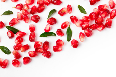 白底上的安石榴果粒背景