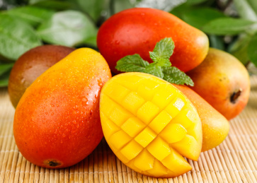 深色底上贵妃芒果肉