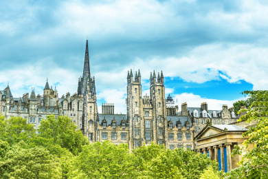 英国爱丁堡老城区的古典建筑风光