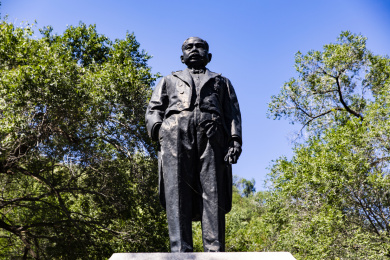 北京延庆青龙桥火车站詹天佑铜像