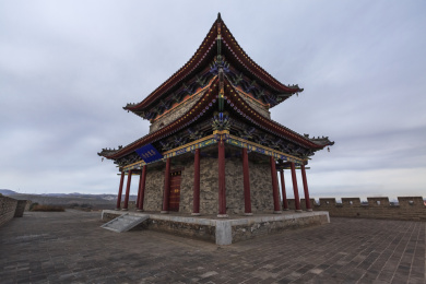 中国山西朔州市右玉县右卫镇古城南门城楼