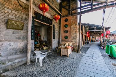 中国福建省武夷山市下梅古村水街商铺建筑环境