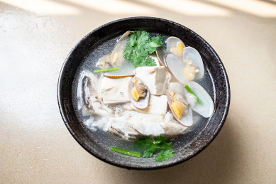 一碗营养美味的海鲜汤龙头鱼花蛤豆腐汤