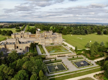 英国牛津郡丘吉尔庄园风景区古建筑群