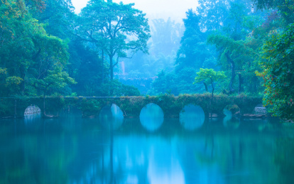 中国贵州黔南荔波县小七孔景区里的古桥