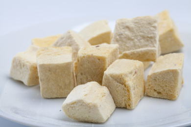 切成立方体的榴莲肉果实冻干