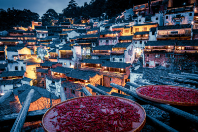 中国江西上饶婺源篁岭徽式建筑夜景