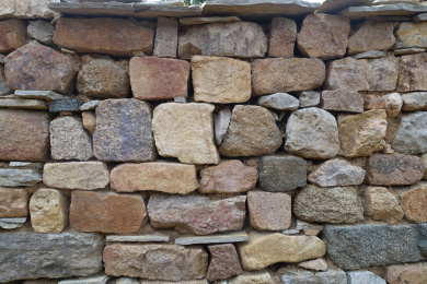 农村石头墙砌法图片