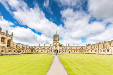 英国牛津大学基督教会学院宏伟的古典建筑