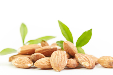 一堆美味的桃仁