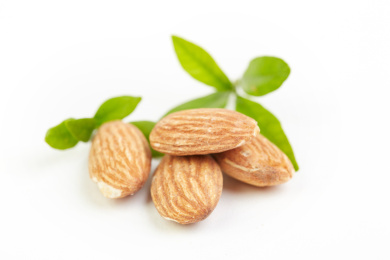 一堆美味的桃仁