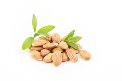 一堆美味的桃仁