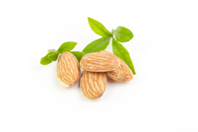 一堆美味的桃仁