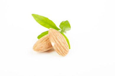 一堆美味的桃仁