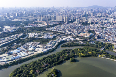 航拍中国广东省广州市海珠湖风光