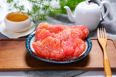 甜美多汁的新鲜水果红肉蜜柚子