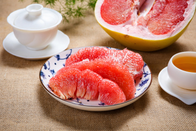 新鲜多汁的水果福建琯溪红心柚子