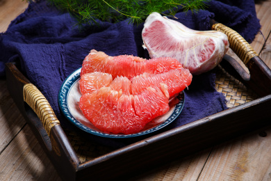 新鲜多汁的水果福建琯溪红心柚子