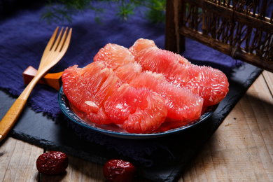 新鲜多汁的水果福建琯溪红心柚子