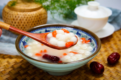 美味甜品小吃营养可口的枸杞小汤圆