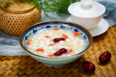 特色传统美食枸杞酒糟小汤圆