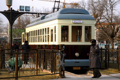 北京市前门大街游览的有轨电车