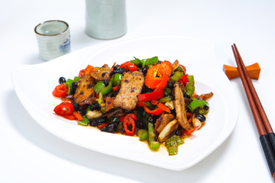青辣椒红辣椒豆豉爆炒五花肉盐煎肉
