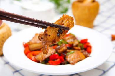 传统美味川菜尖椒豆豉爆炒盐煎肉