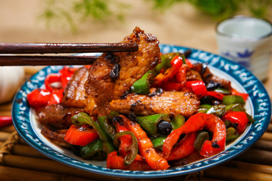 传统美味川菜尖椒豆豉爆炒盐煎肉