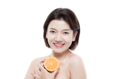 棚拍白背景年轻亚洲女性美容