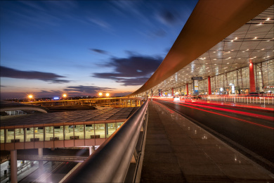 中国北京首都机场的晚霞