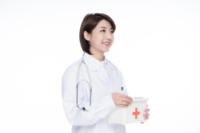 一位年轻的漂亮的女医生。