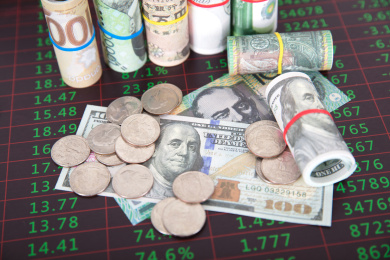 数字资料上的美元钞票和澳元钞票及一些其它国家的货币和硬币