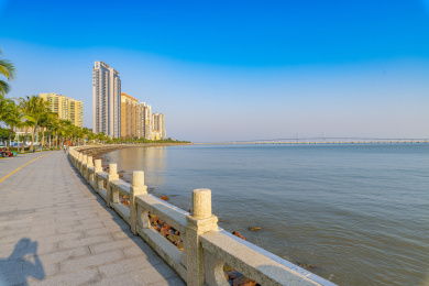 广东省珠海市情侣南路的海岸风光