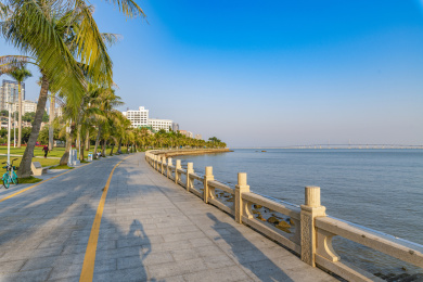 广东省珠海市情侣南路的海岸风光