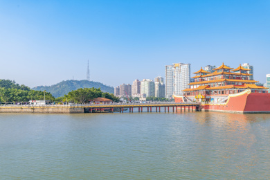 广东省珠海市情侣路野狸岛的风光