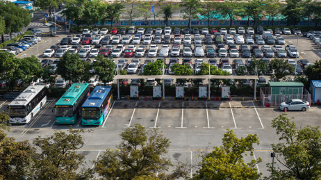 中国广东省深圳市松坪山电动公交车停车场充电桩