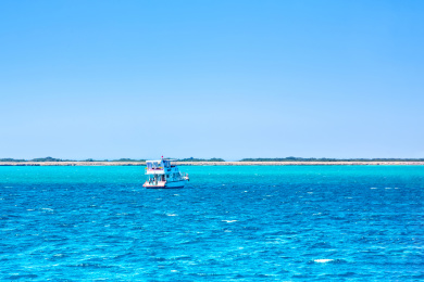 水天一色的阿拉伯埃及共和国度假胜地红海海滨风光