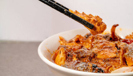 中国传统家常菜酱香红烧鲅鱼