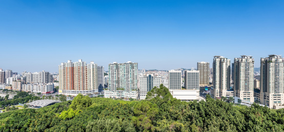 中国广东省东莞市虎门城市建筑全景图天际线  