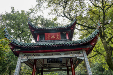 中国四大赏枫胜地－长沙岳麓山爱晚亭风光