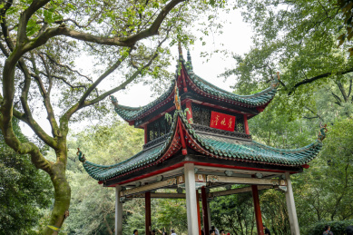 中国四大赏枫胜地－长沙岳麓山爱晚亭风光