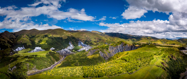 川西高原道孚县八美草原风光