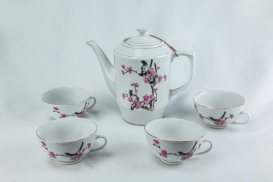 红梅喜鹊陶瓷白釉茶具套装静物品 