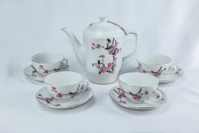 红梅喜鹊陶瓷白釉茶具套装静物品 